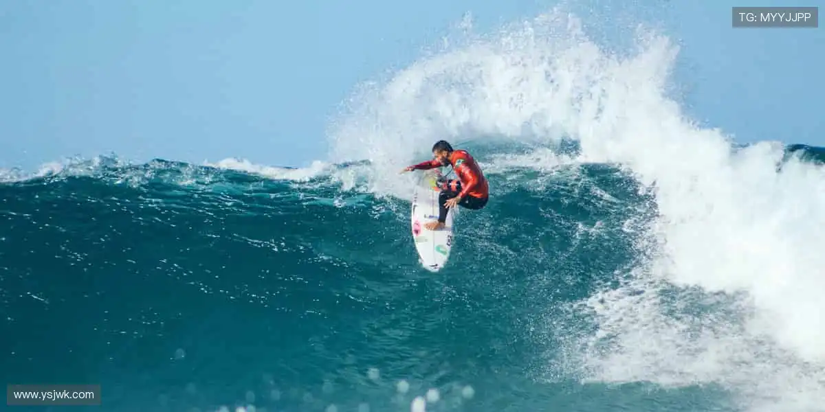 📱随时随地,精彩赛事永不离线!